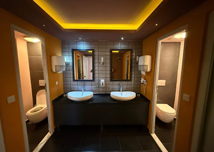 Sakura Suit Hostel